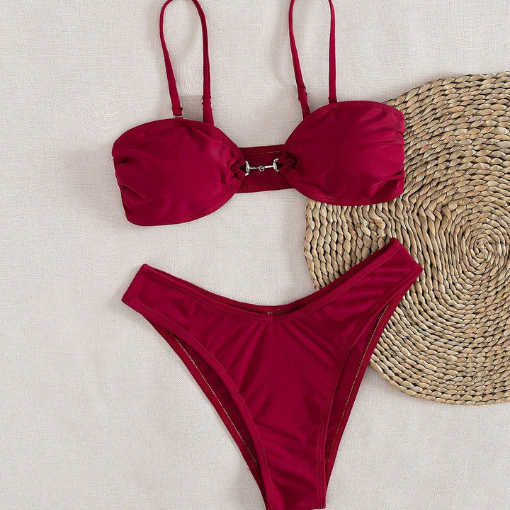 Dame Bandeau-bikini med moderigtige snit og justerbare stropper Skovae