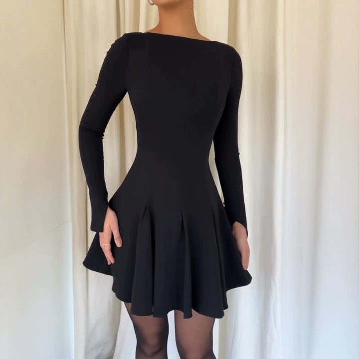 Dame Elegant Mini Kjole med Ærmeløs Design og Svingende Kant