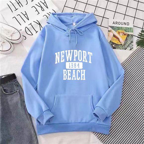 Kvindernes hættetrøje med nostalgisk Newport Beach skrift Skovae