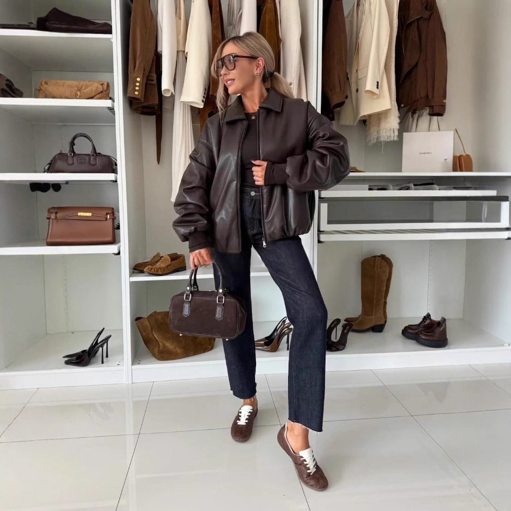 Kvinders fashionable oversized læderjakke med dyb krave og lynlås Stilla