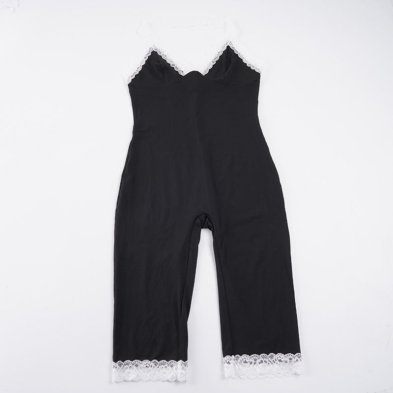 Dame jumpsuit med spidskant og forførende dekolleté Skovae