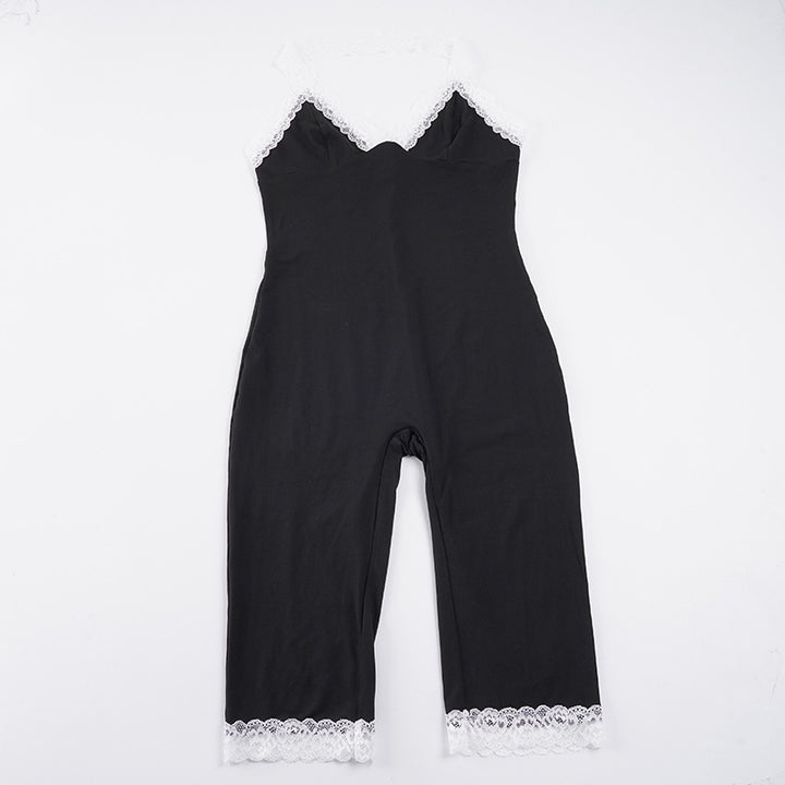 Dame jumpsuit med spidskant og forførende dekolleté Skovae