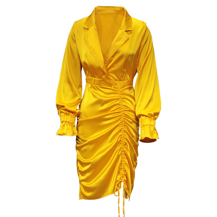 Dame Mini-wrap kjole med raffinerede rynkeelementer og dyb V-udskæring Stilla