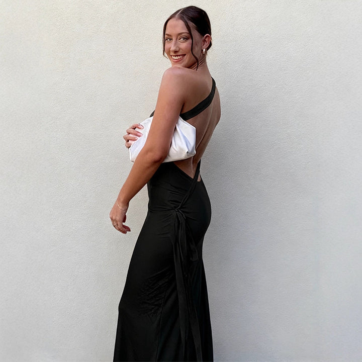 Dame elegant maxi kjole med asymmetrisk design til hals og blank satin