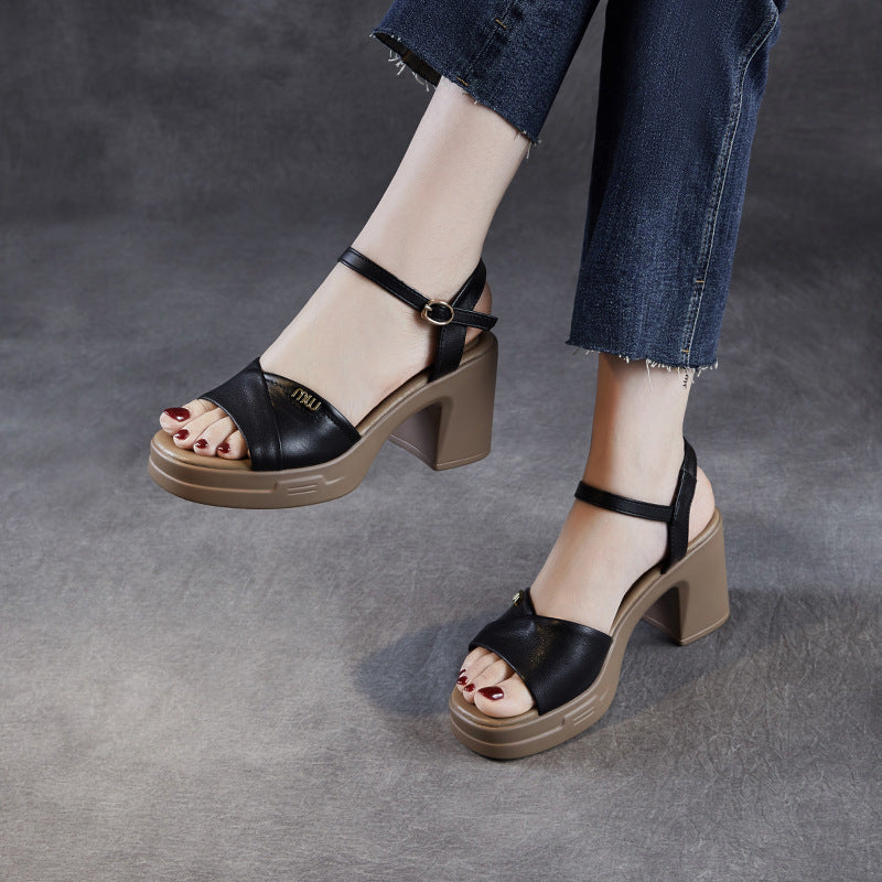 Dame Chunky Platform Sandaler med elegant Kryds-Over-Design Stilla
