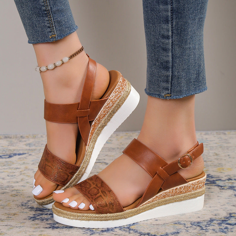 Dame Wedge-sandaler med justerbart remdesign og skridsikre såler Stilla