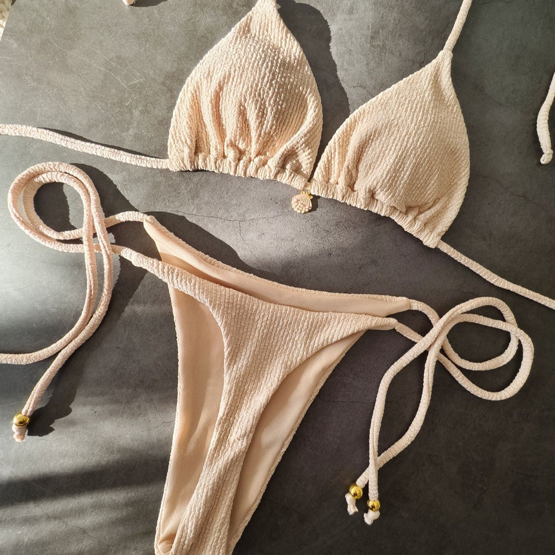 Dame triangel-bikini med raffinerede detaljer Skovae