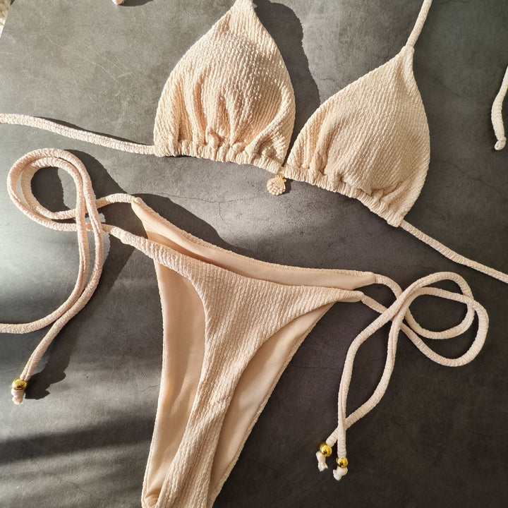 Dame triangel-bikini med raffinerede detaljer Skovae