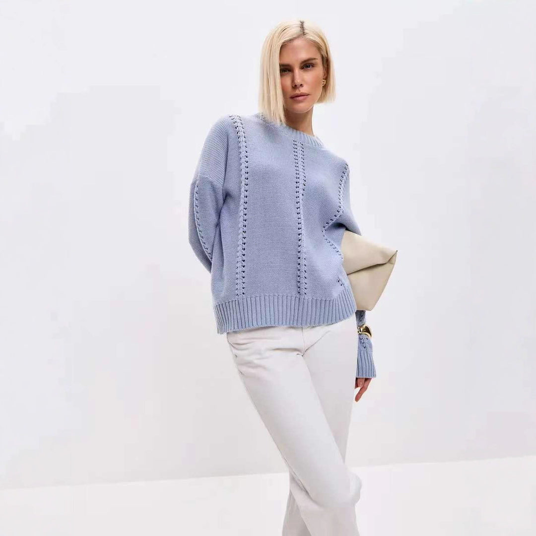 Dame strikket sweater med dekorativt blondermønster og voluminøse ærmer Stilla