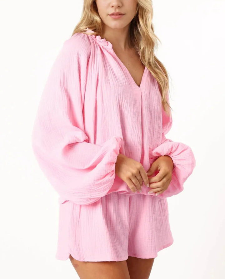 Dame let kortærmet loungewear-sæt med vide ærmer og V-hals Stilla