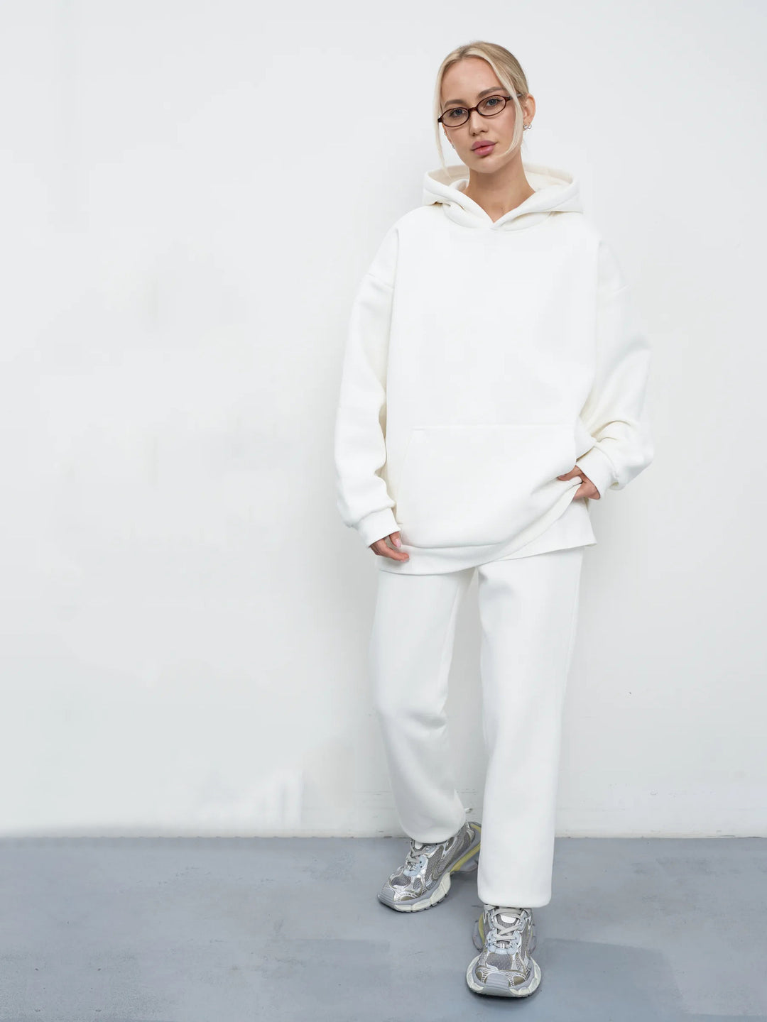 Dame oversized Hoodie og afslappede Sweatpants Stilla