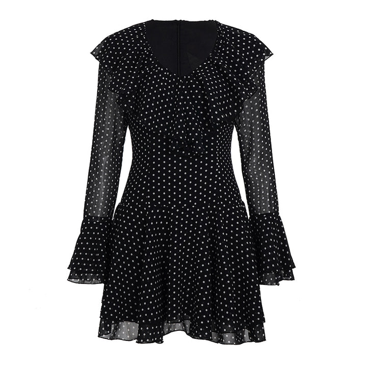 Dame polka-dot kjole med voluminøse ruffle-detaljer og gennemsigtige ærmer Skovae
