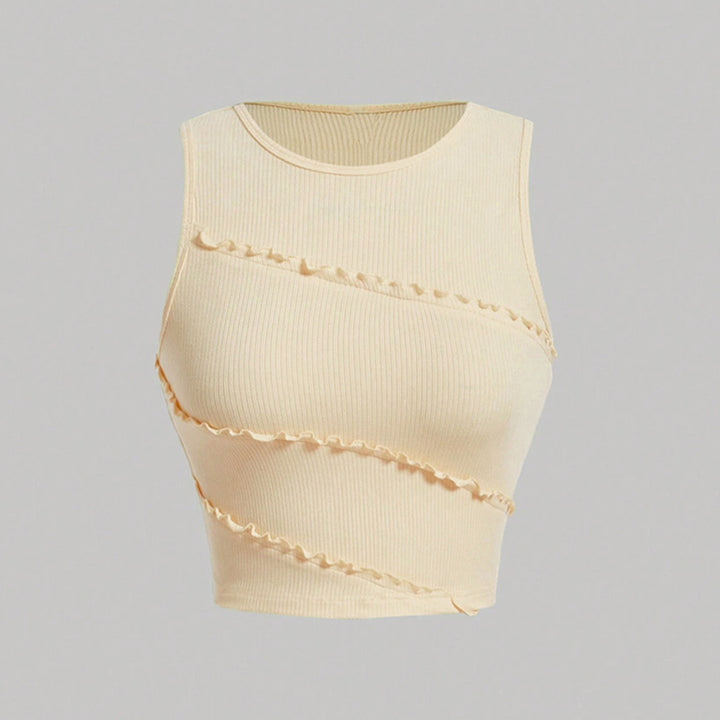 Kvindernes cropped top med flæse detaljer og moderne design Stilla