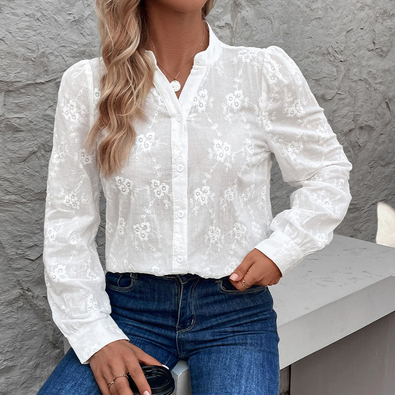 Damebluse med fint broderi Stilla