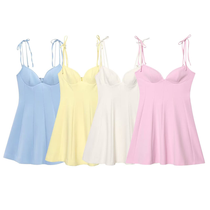 Femme Satisfying Flared Mini Kjole med justerbare stropper Stilla