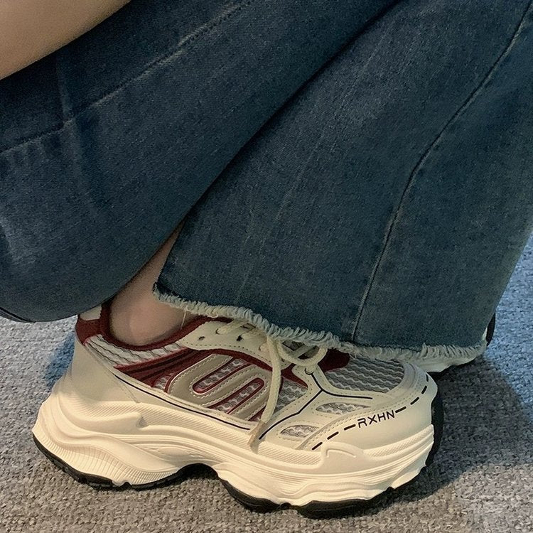 Dame Sport Sneakers med åndbart mesh-overflade og moderigtige accenter Stilla