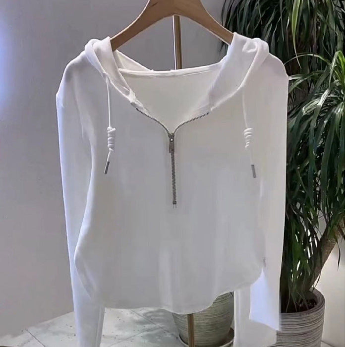 Kvinders afslappede hoodie med halvlange lynlås og moderne snit Stilla