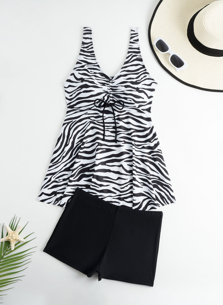 Dame Tankini sæt med blomsterakkenter og behagelige shorts Skovae