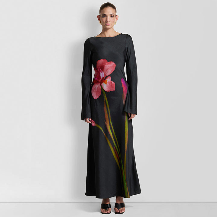 Dame maxikjole med blomstertryk og elegant langt ærme Stilla