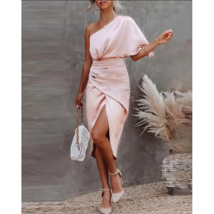 Dame One-Shoulder Satin Midi Kjole med Side Slids og Vikkedetalje Stilla