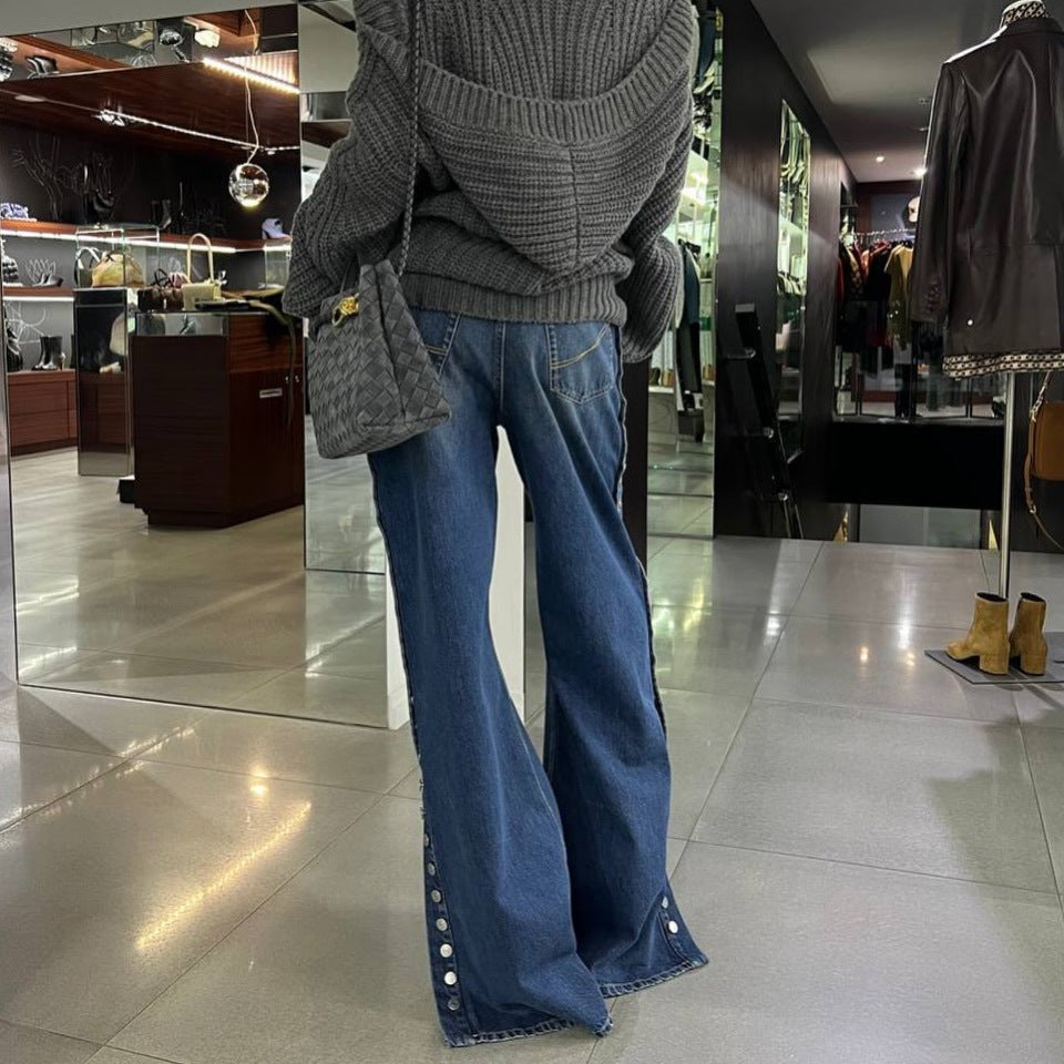 Kvindernes brede jeans med knapdekorerede splitter Stilla