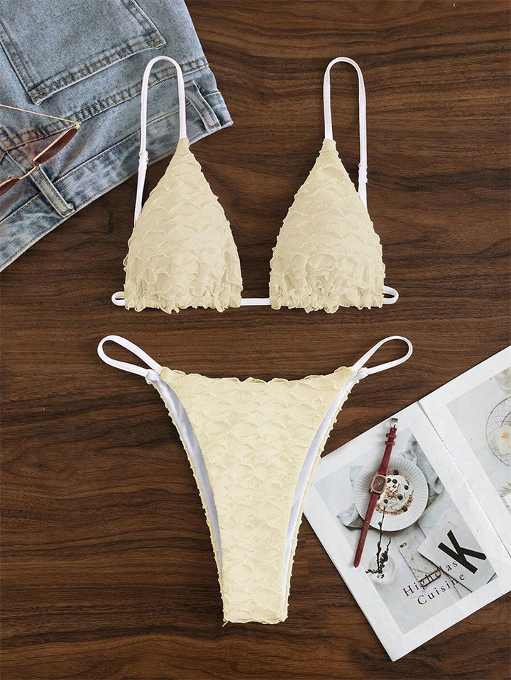 Dame triangle bikini med lagdelte volangdetaljer og justerbare stropper Skovae