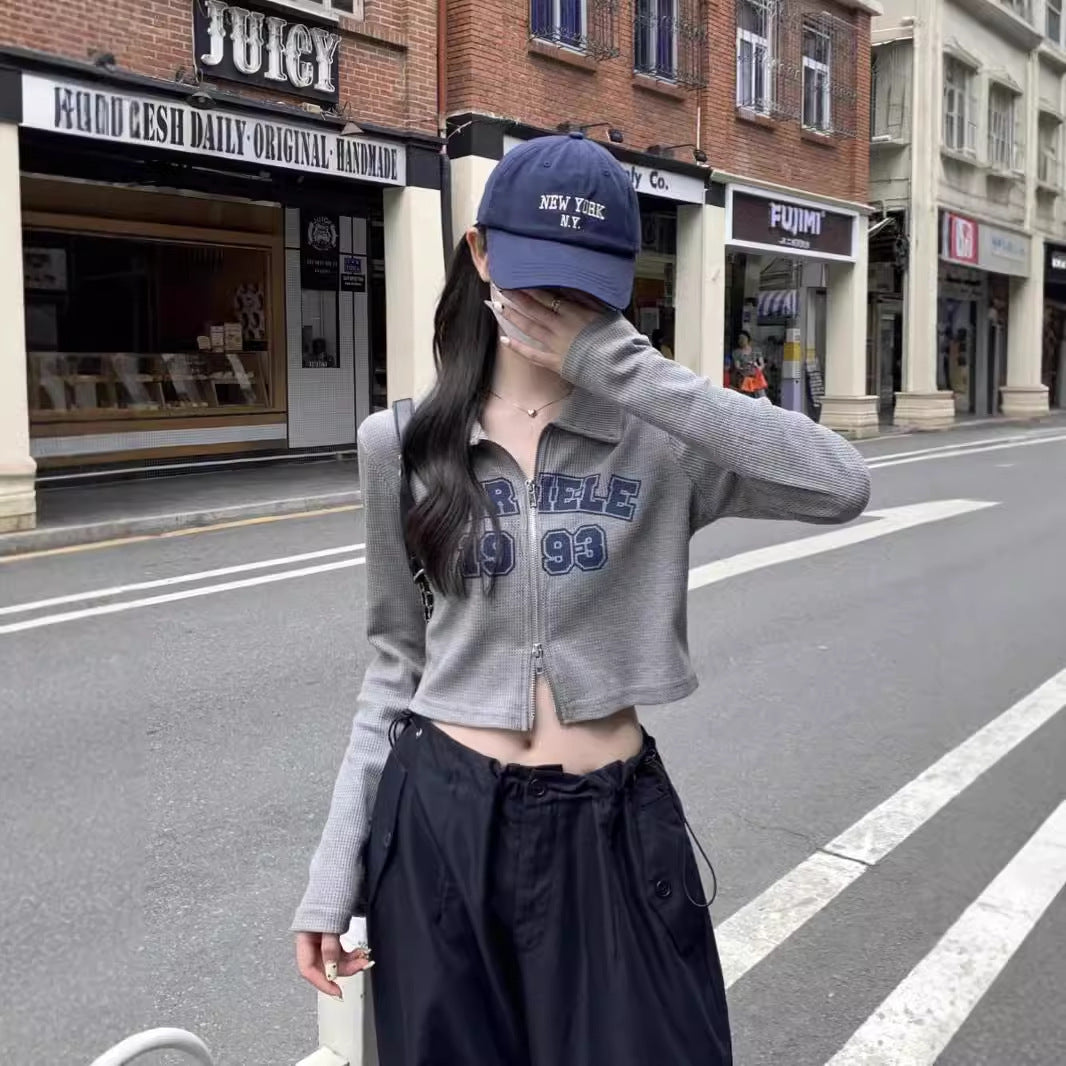 Kvindernes fashionable og sporty cropped shirt med lynlås Stilla