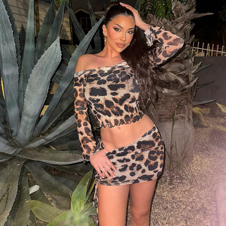 Dame Elegant og tætsiddende Off-Shoulder Outfit i unikt leopardmønster Stilla