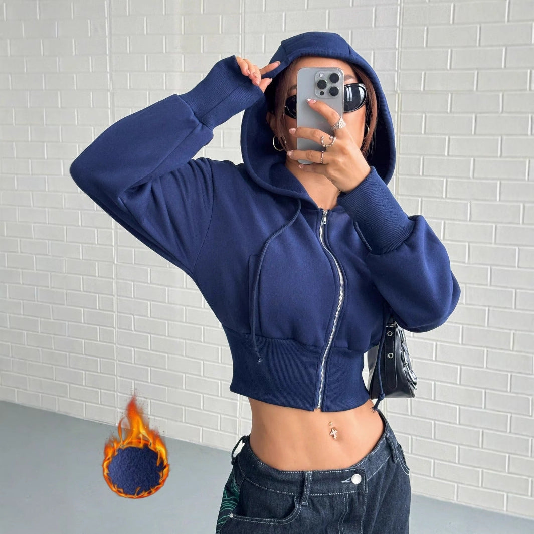 Kvinders cropped hoodie med lynlås og brede ærmer Stilla