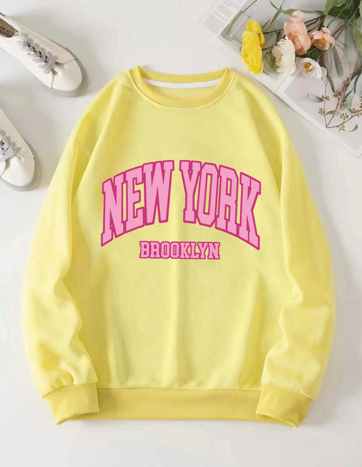 Kvindernes afslappede sweater med iøjnefaldende NYC print Skovae