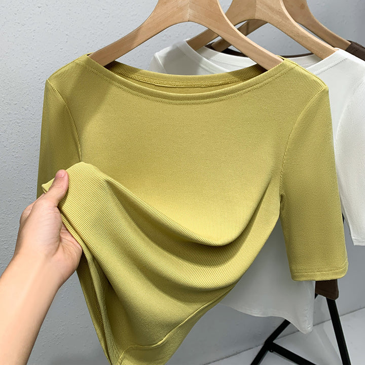 Dame Kortærmet Rib-T-shirt med elegant Rund halsudskæring og figursyet pasform Stilla