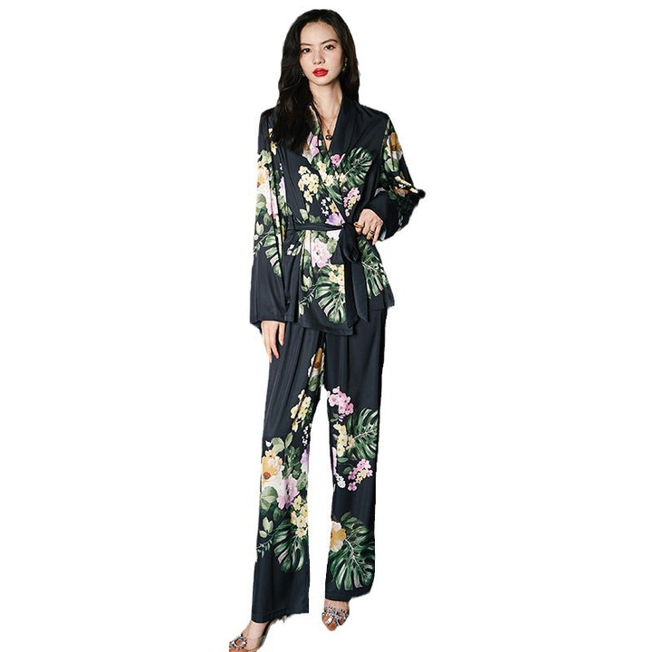 Dame Satin Pyjamas Sæt med voluminøs Krave og elegante Flæse detaljer Stilla