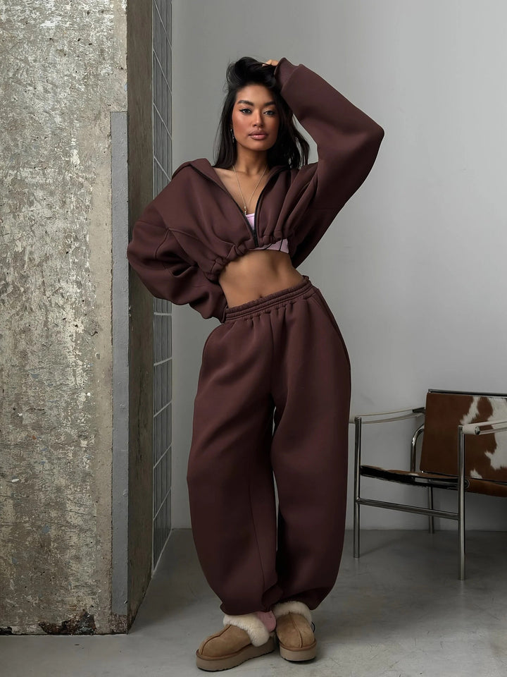Dame sporty cropped hoodie og brede joggingbukser sæt Skovae