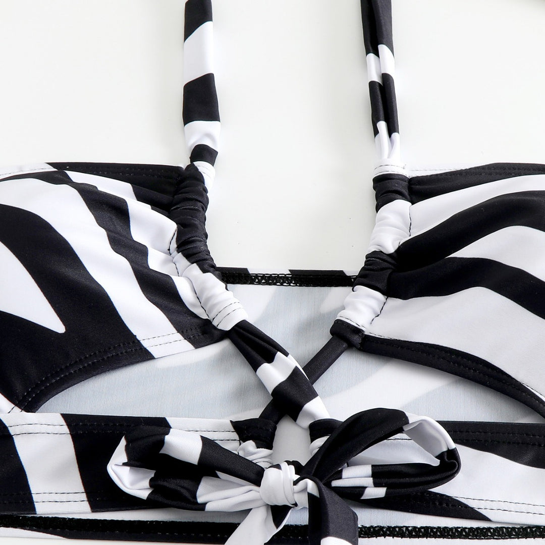 Damebikini med unikt geometrisk design og justerbare stropper Stilla