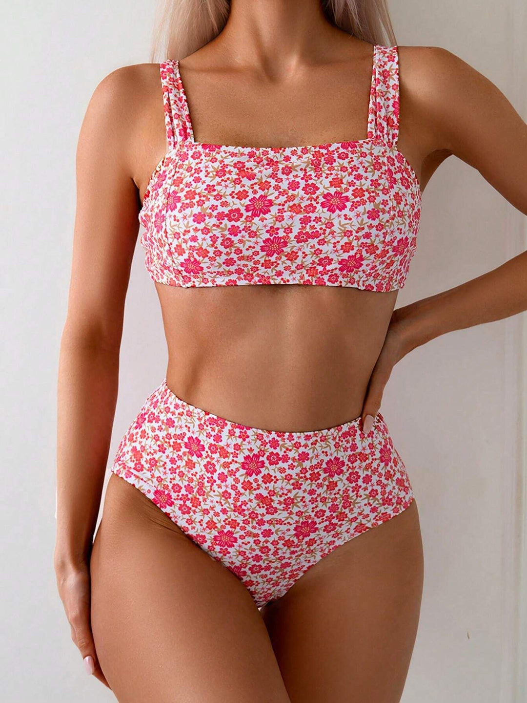 Dame bikini sæt med moderne blomster mønstre og høj talje Stilla