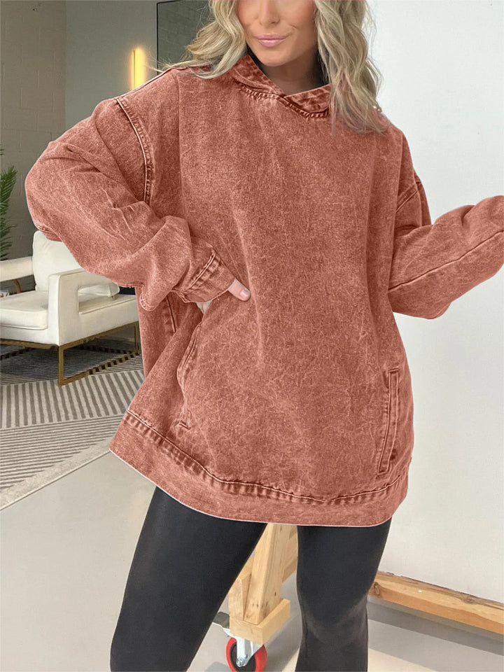 Dame Oversized Hoodie i denim med praktisk kængurulomme Stilla