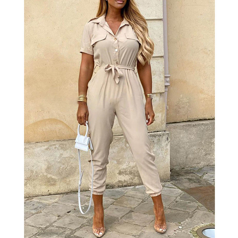 Dame moderigtig jumpsuit med praktische lommer og justerbart taljebælte Stilla