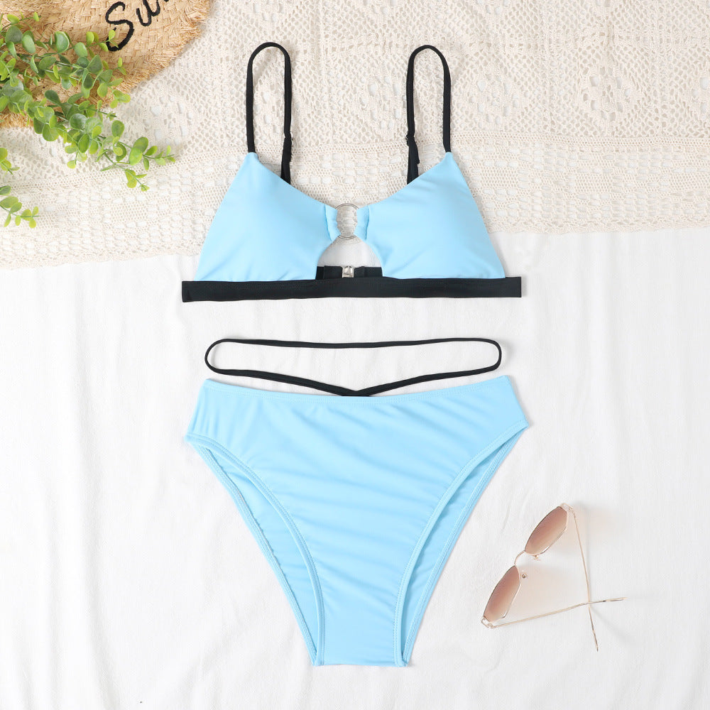 Dame bikini sæt med moderne cut-out og justerbare stropper Stilla