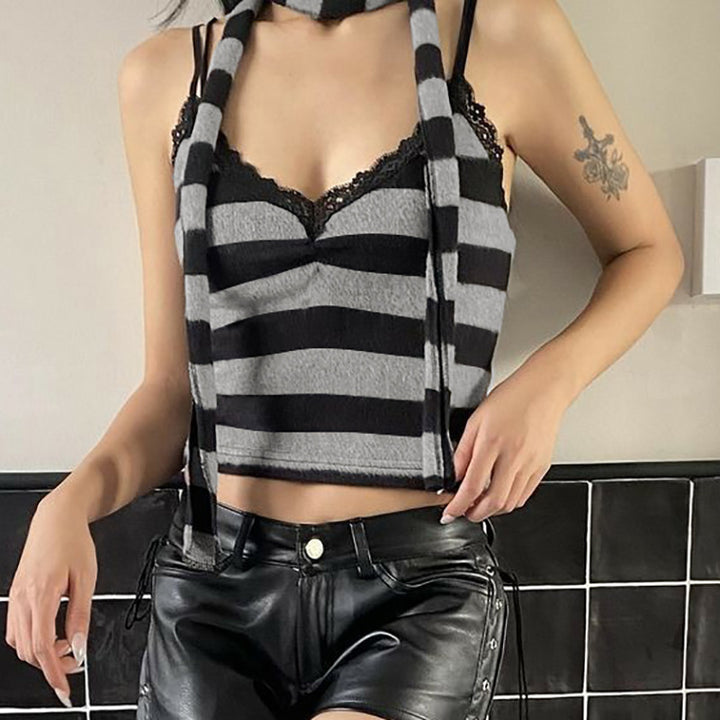 Dame Crop-top med lace accenter og elegante stropper Stilla