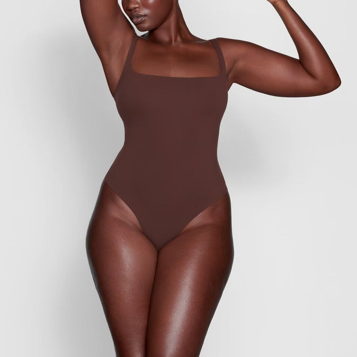 Dame konturformerende body Stilla