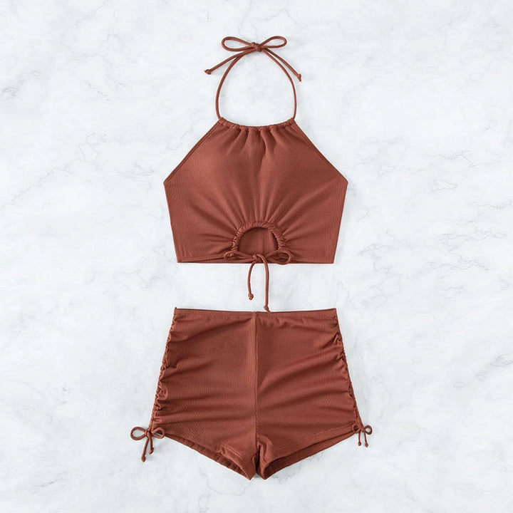 Dame bikinisæt med rynket crop-top og udfordrende shorts Skovae
