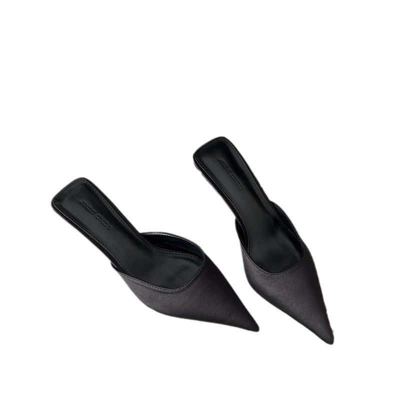 Dame Slingback-hæle med spids tåområde og elegante udskæringer Stilla