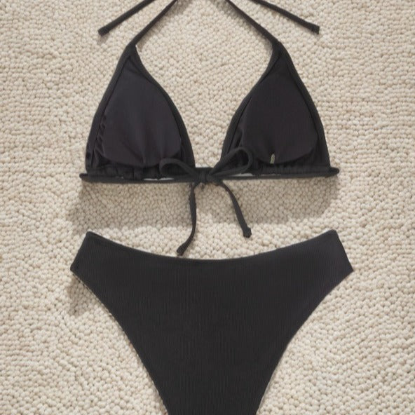 Dame triangel-bikini med elegant snit og justerbare stropper skovae