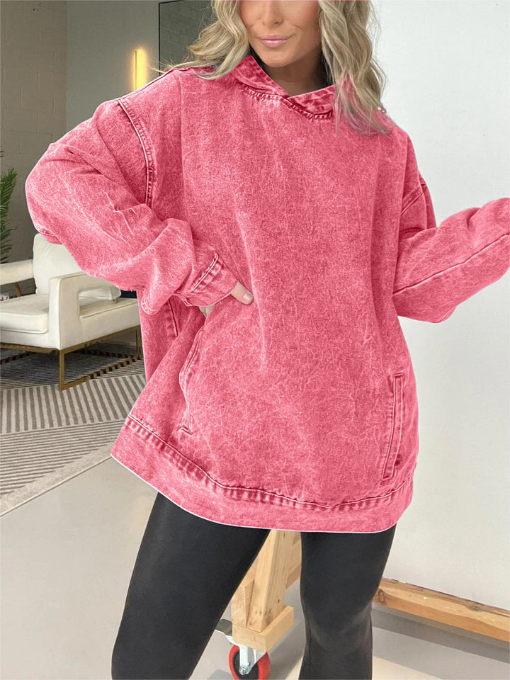 Dame Oversized Hoodie i denim med praktisk kængurulomme Stilla
