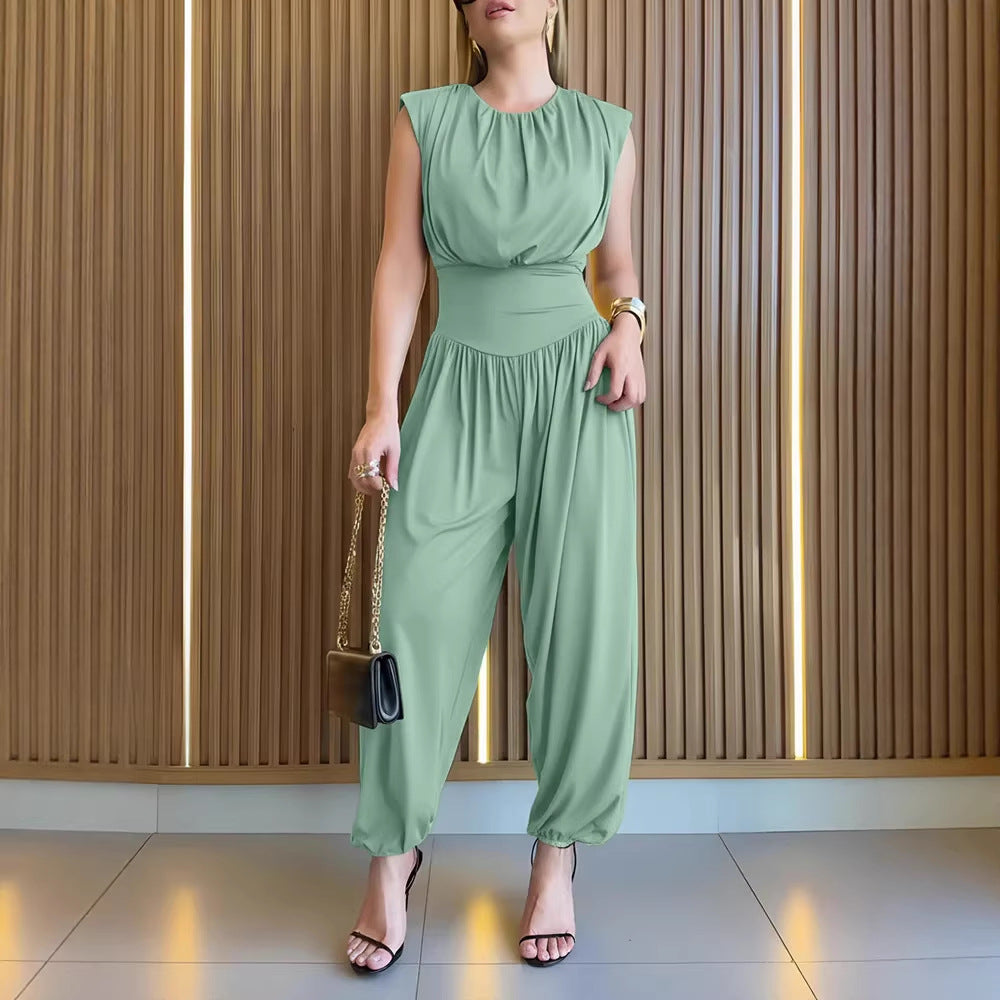 Dame moderigtig jumpsuit med elastisk taljebånd og innovativt snit Skovae