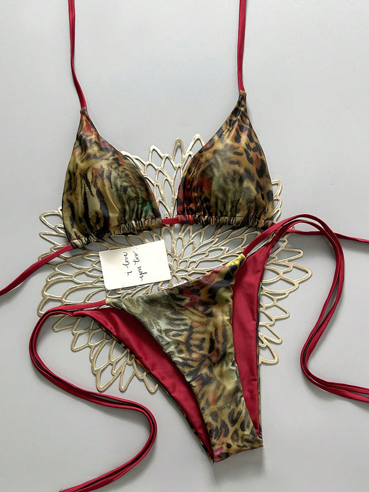 Dame triangel-bikini-sæt med justerbare bindebånd og dyreprint design Skovae