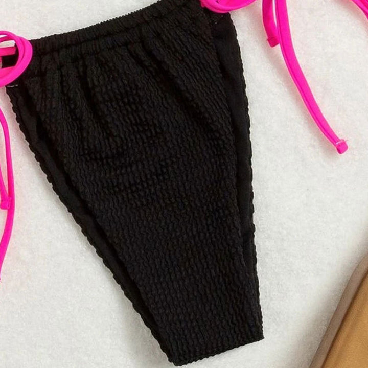 Dame Triangel-Bikini med justerbare bånd og moderne cut-out-design Stilla