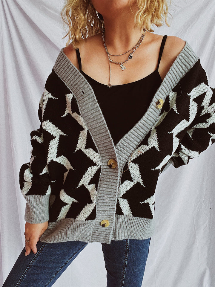 Kvinders cardigan med moderne geometrisk mønster og elegante knapdetaljer Stilla