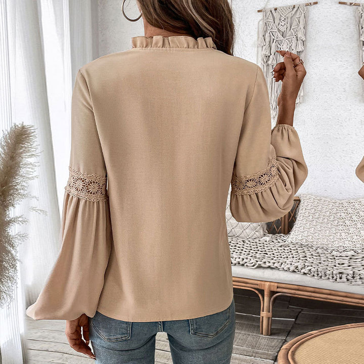 Damebluse med fine folder og spids Stilla
