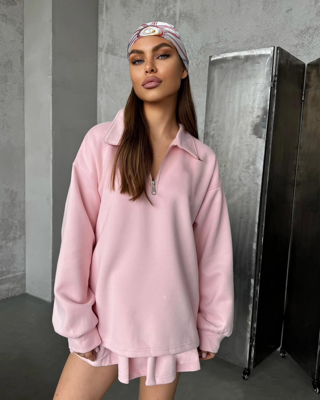 Kvinders sweatshirt med kort lynlås og løs pasform Skovae